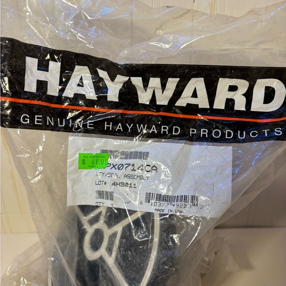 Hayward key/seal assembly for above ground pool motor. - Picture 2 of 2